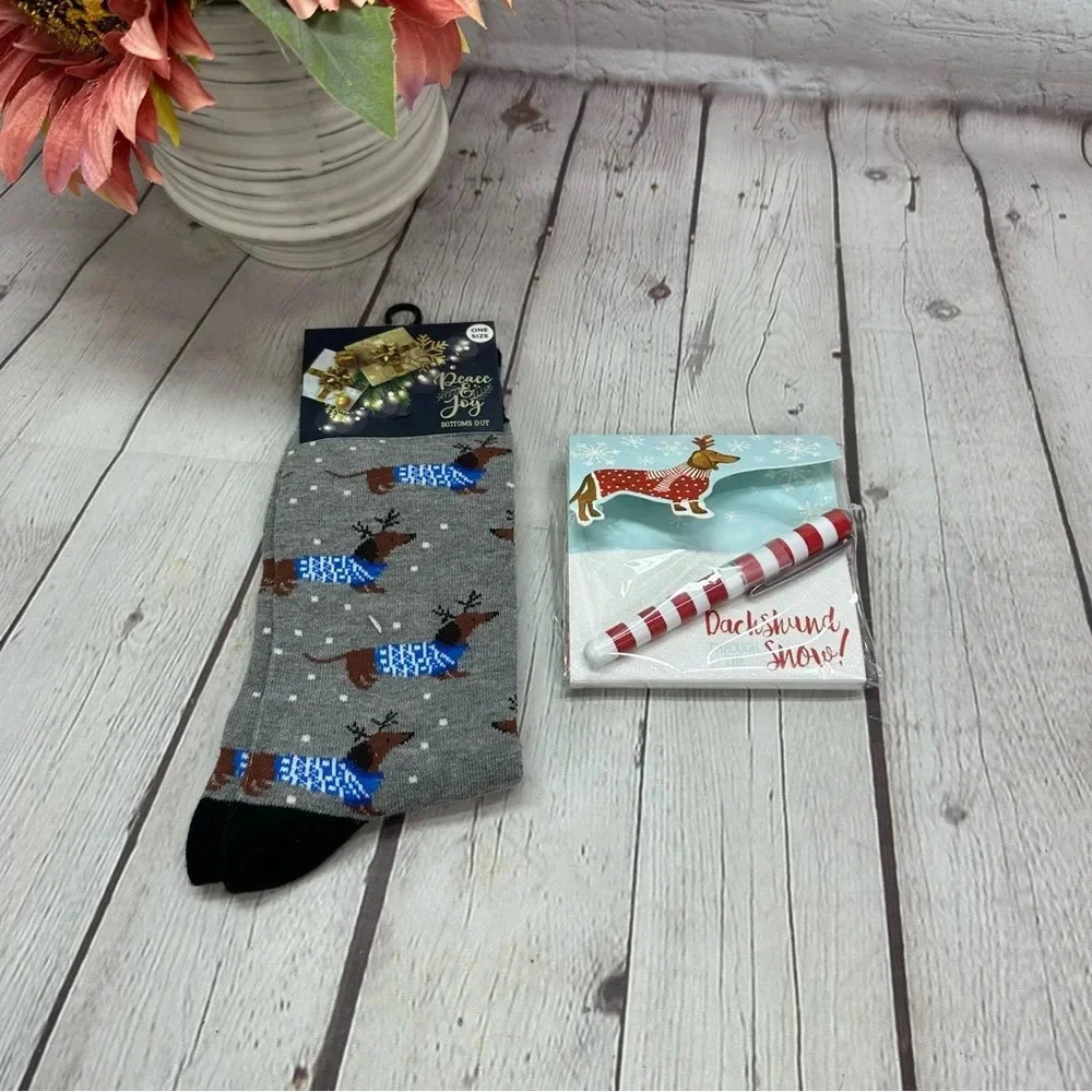 NWT dachshund christmas winter socks and small notepad set